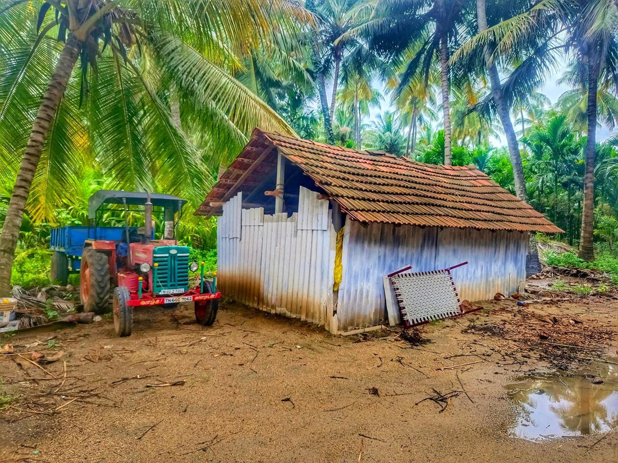 Shivalaya Farmstay Located Amdist Coconut Farm With River Access Near Isha,Adiyogi,Siruvani Alandurai Bagian luar foto